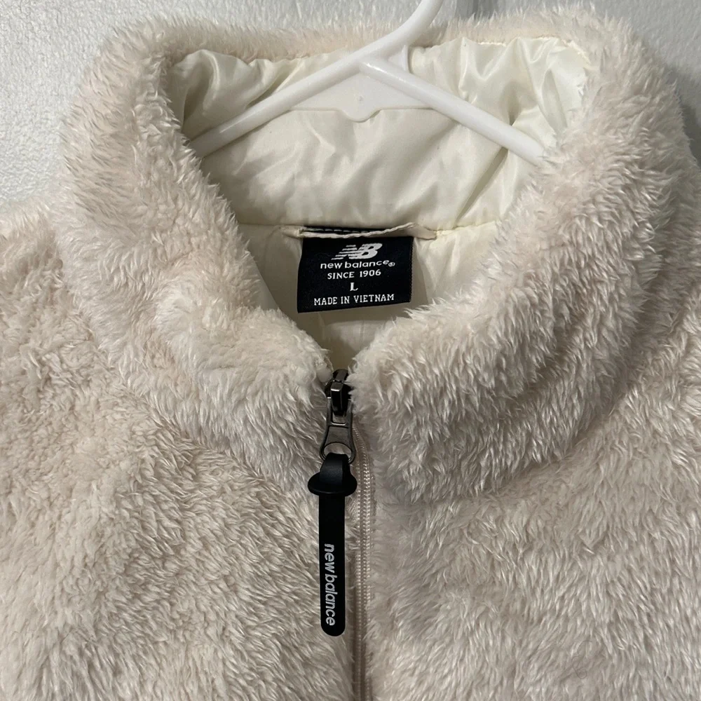 New Balance Cream Jacket - Picture 3 of 5
